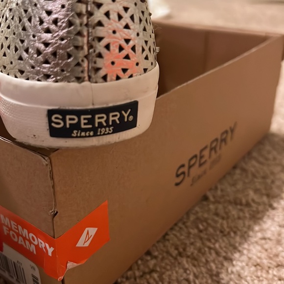 SPERRY Silver 7.5 M, gently worn, memory foam - Picture 2 of 5